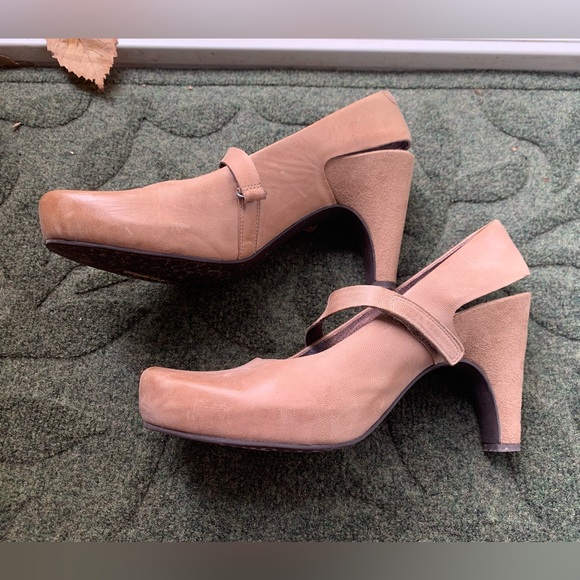 Tsubo Women's Mary Jane Pumps Size 9.5 Heels Tan Brown Leather Slingback Shoes - Picture 3 of 7